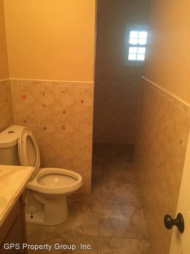Building Photo - 4 br, 2 bath House - 719 Royal Palm Dr.