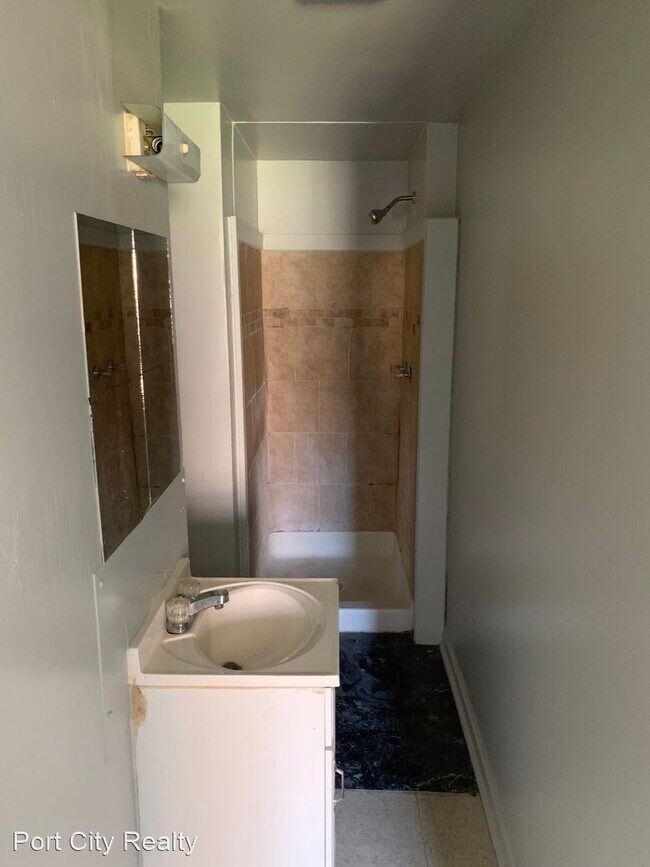 Building Photo - 1 br, 1 bath House - 2470 Barbara