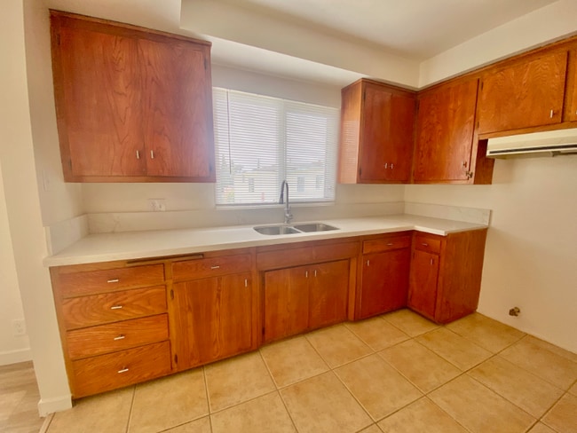 Building Photo - 2014 Ridgeley Dr
