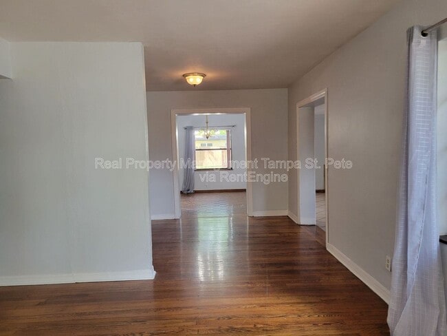 Foto del edificio - 4311 S Thatcher Ave