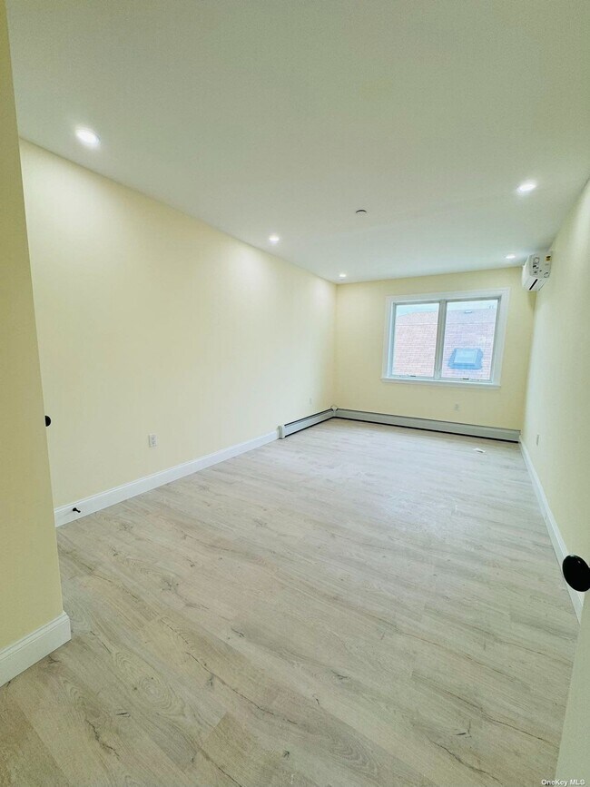 Foto del edificio - 25-63-63 125th St