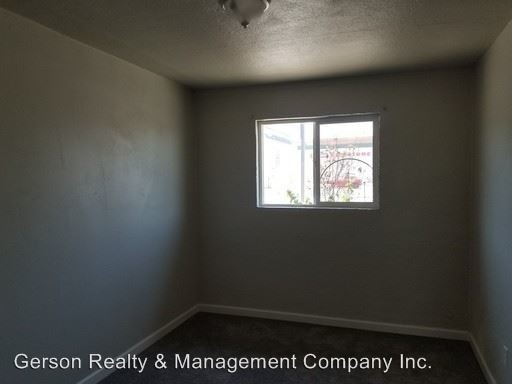 Building Photo - 299 S Oregon St