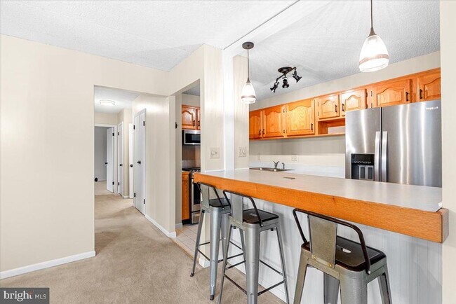 Foto del edificio - 1745 Edgewood Hill Cir