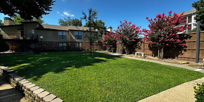 Foto del edificio - 6723 Eastridge Dr