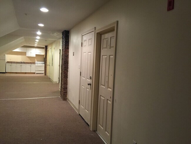 Building Photo - 125 Wade St