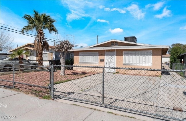 Foto del edificio - 1272 Lawry Ave