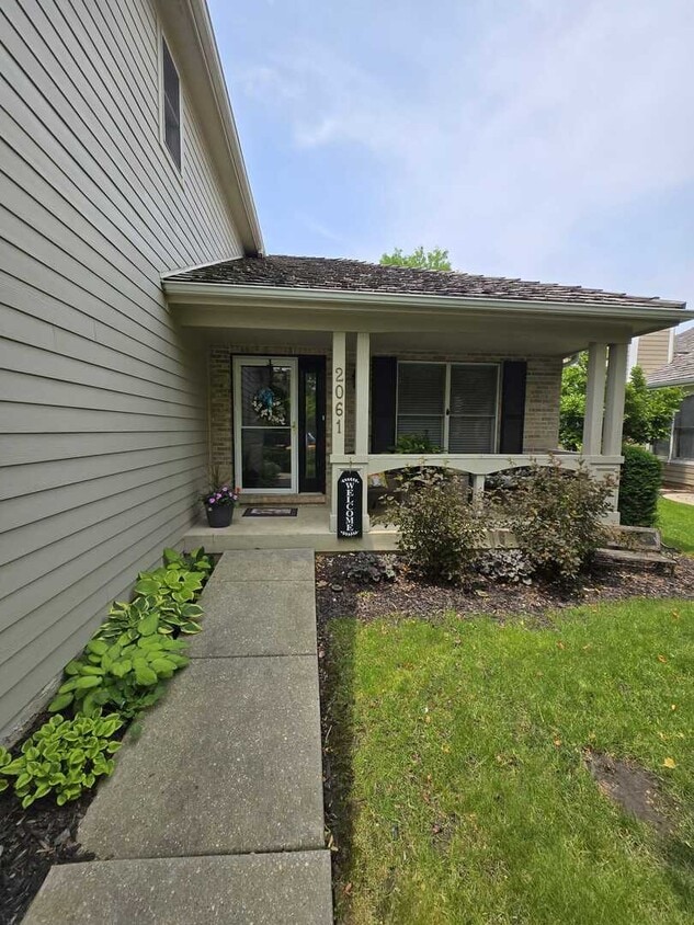 Building Photo - 2061 Brookside Ln