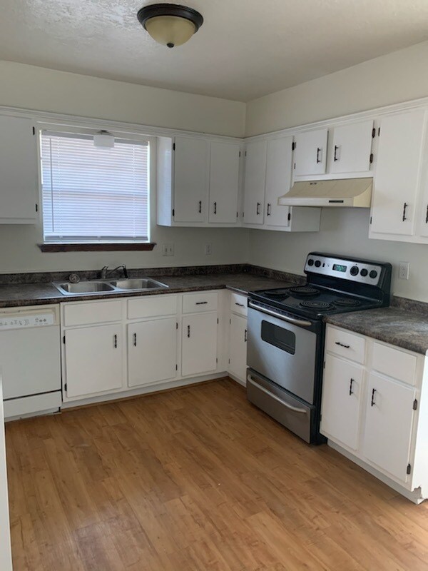 Building Photo - 814 San Benito Dr