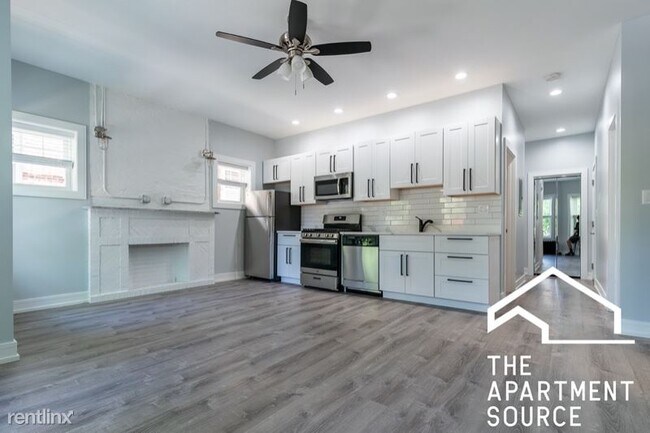 Foto del edificio - 1055 W Glenlake Ave