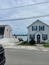 Building Photo - 272 Riverside St