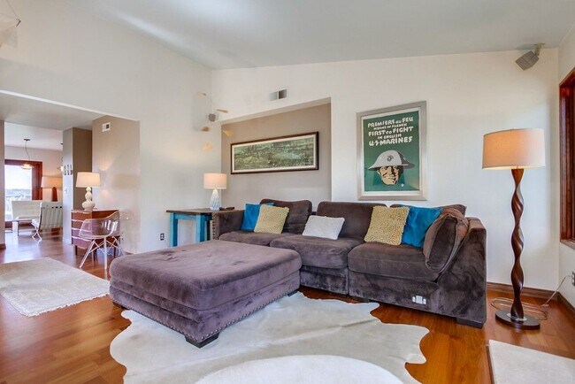 Foto del edificio - 428 Compass Rd