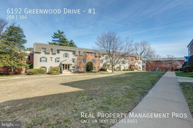 Building Photo - Beautifully Renovated Two Bed with Deck!