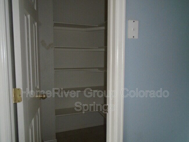 Foto del edificio - 6262 Baxter Dr
