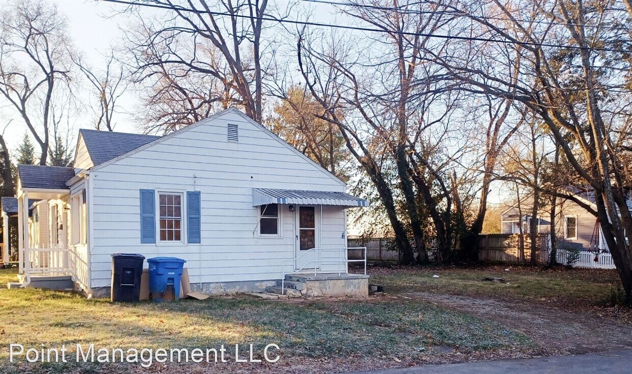 2 br, 1 bath House 2714 Massachusetts Av... House Rental in Roanoke