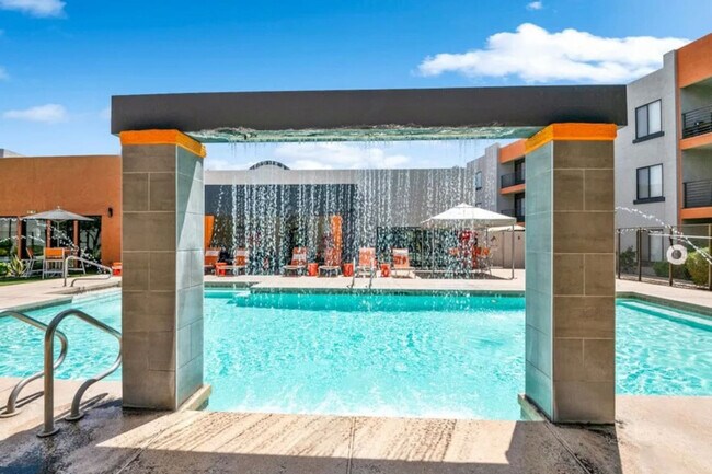 Building Photo - 15164 N 140th Dr