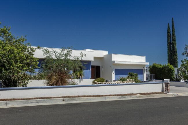 Foto del edificio - 4 Br 5 Ba with STUNNING VIEWS and Jacuzzi