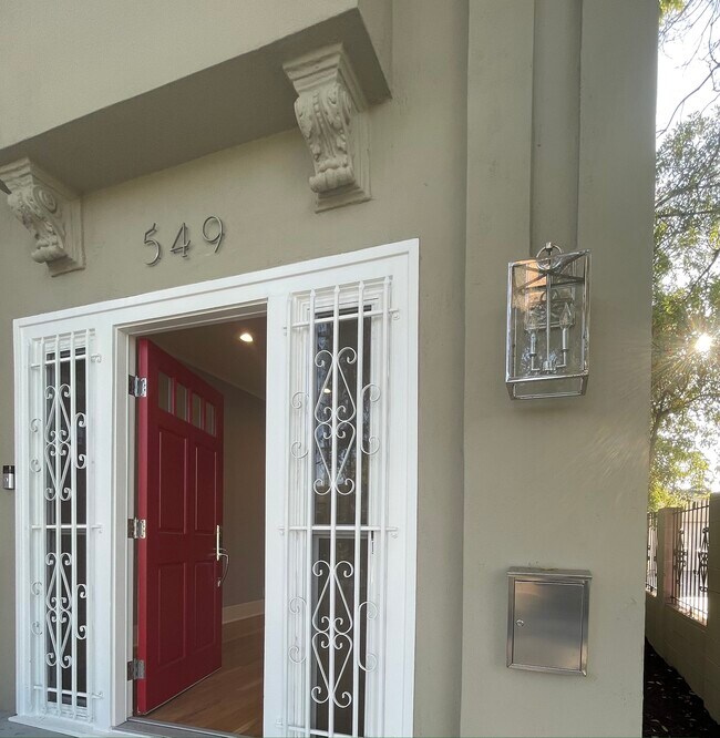 Building Photo - 549 N Windsor Blvd