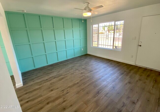 Foto del edificio - 4662 W Krall St