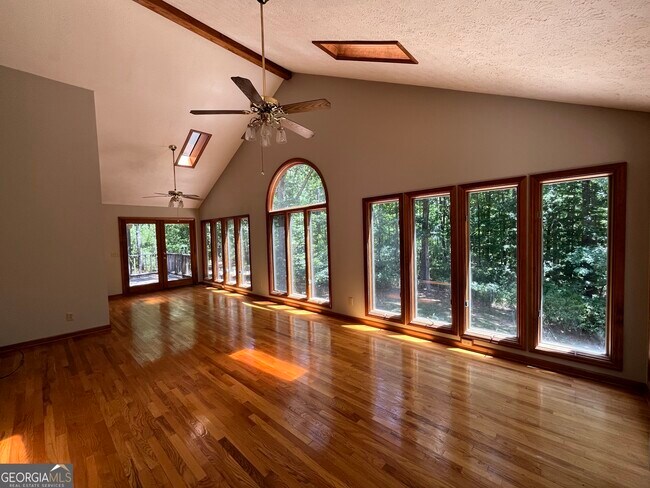 Building Photo - 98 Palmetto Tyrone Rd