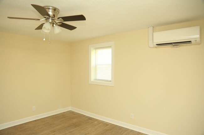 Foto del edificio - 324 Caroline Ave