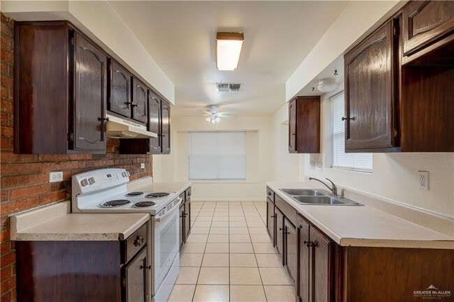 Building Photo - 14 S Cynthia St