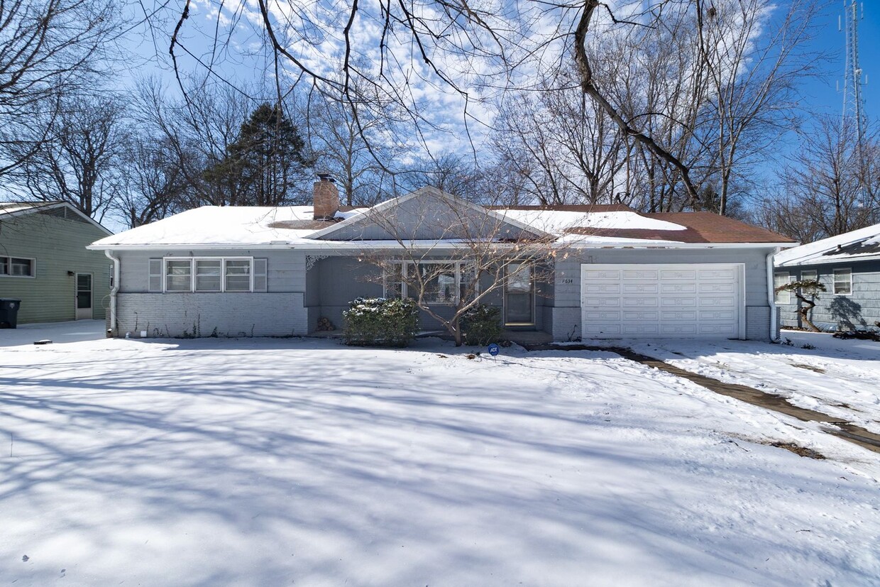 Primary Photo - Charming 3-Bed, 2-Bath TRUE RANCH in Waldo