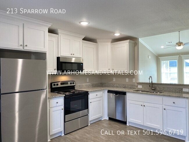 Building Photo - 213 Sparrow Road | $1595 | 3 beds, 2 full ...