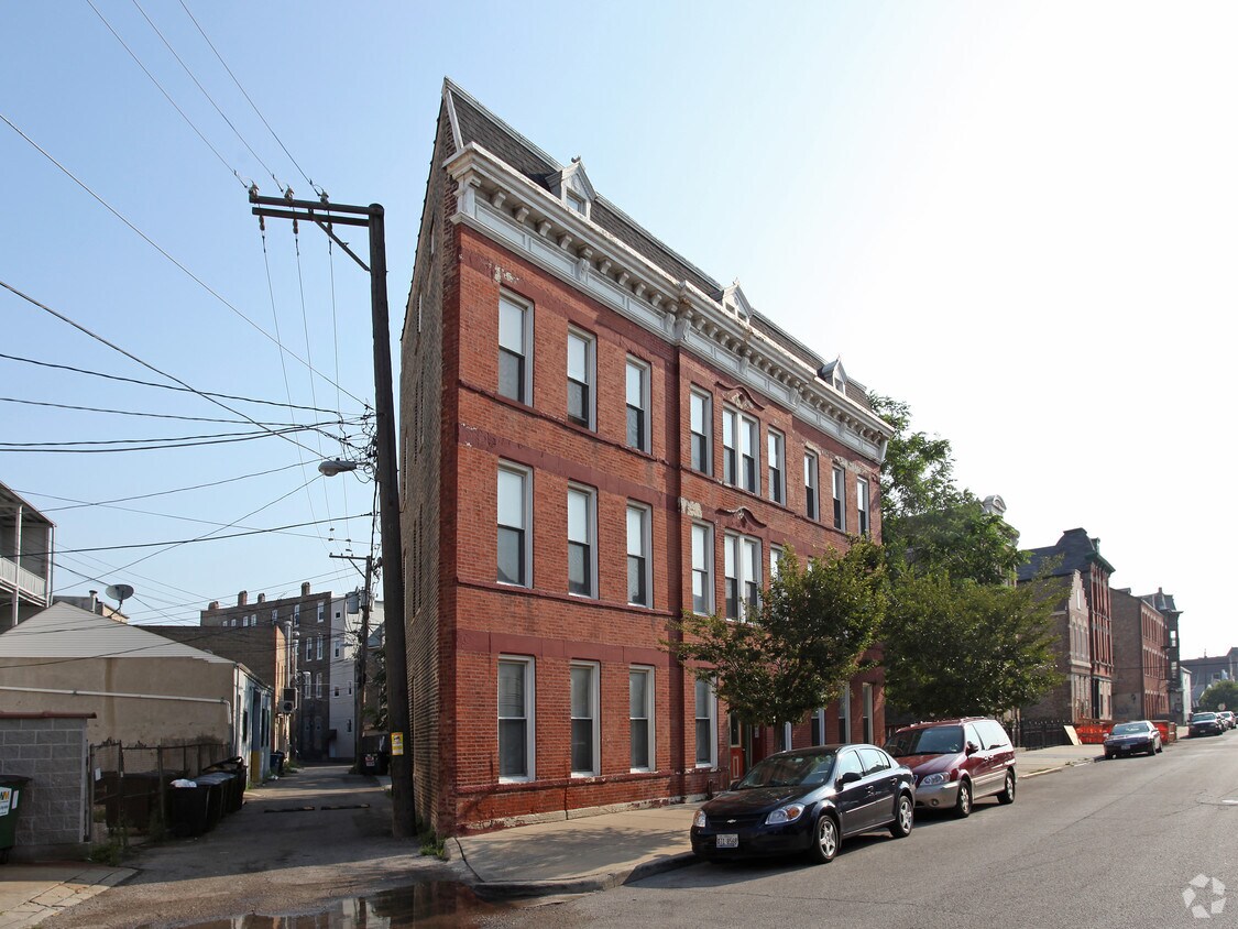 Building Photo - 1428 W Cullerton St