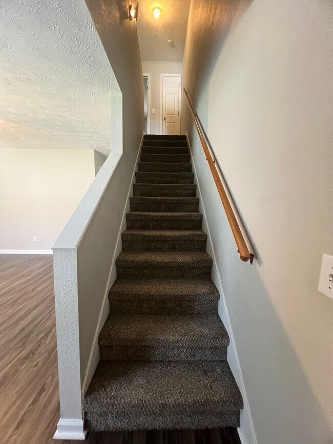 Foto del edificio - 1516 Center Pointe Dr