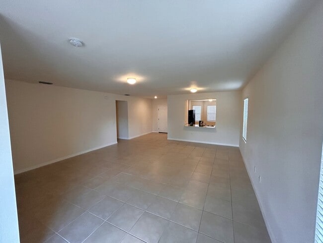 Building Photo - 3316 Acapulco Cir