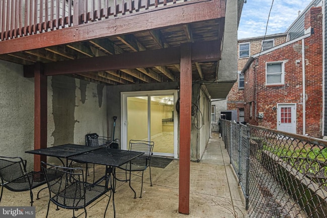 Building Photo - 231 S Regester St