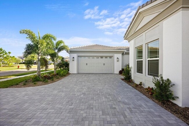 Foto del edificio - 5741 Beechnut Dr