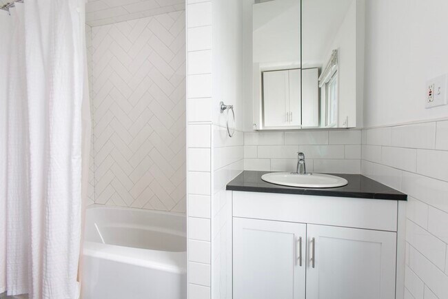 Building Photo - 58 Irving St