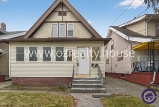 Building Photo - 450 2nd St