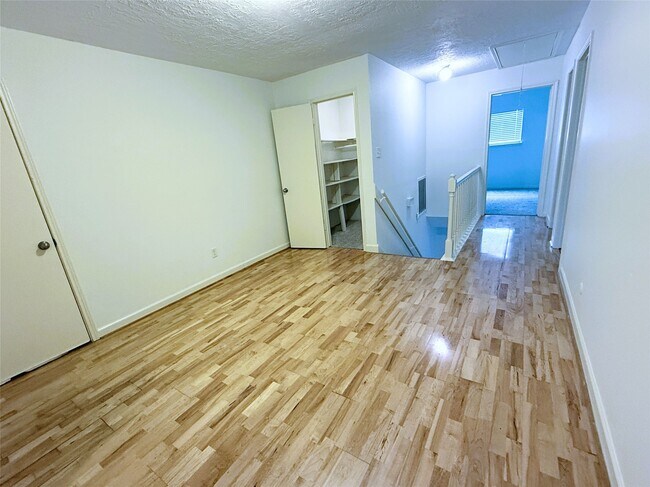 Foto del edificio - 6902 Sandy Knolls Dr