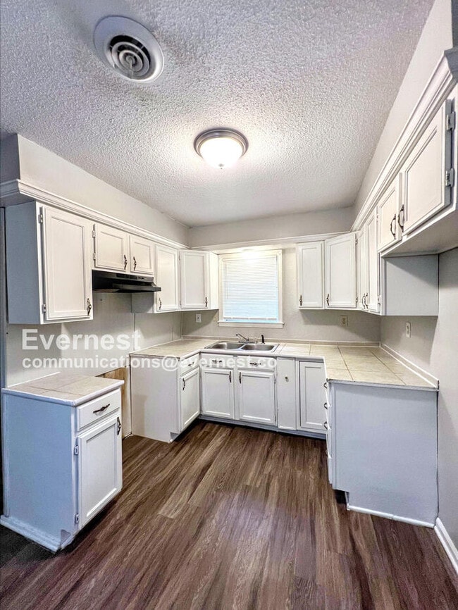 Building Photo - 5728 Choctaw Dr