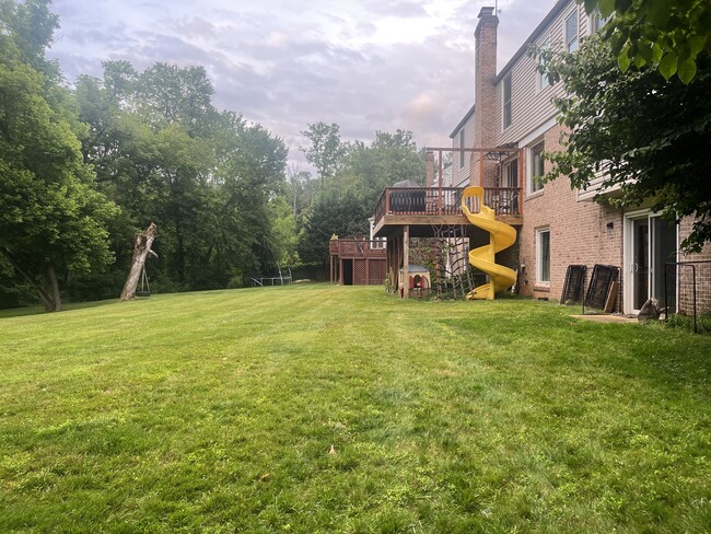 Building Photo - 12849 Huntsman Way