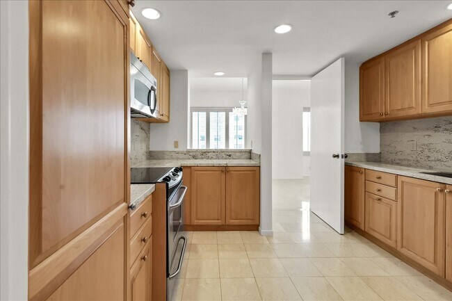 Foto del edificio - 10520 WILSHIRE