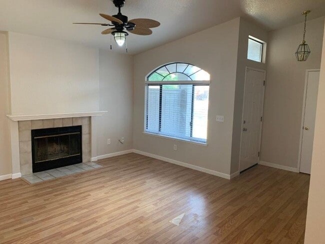 Building Photo - Great Antelope Home Located On a Court