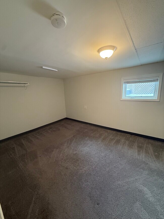 Foto del edificio - 5230 W Winona St