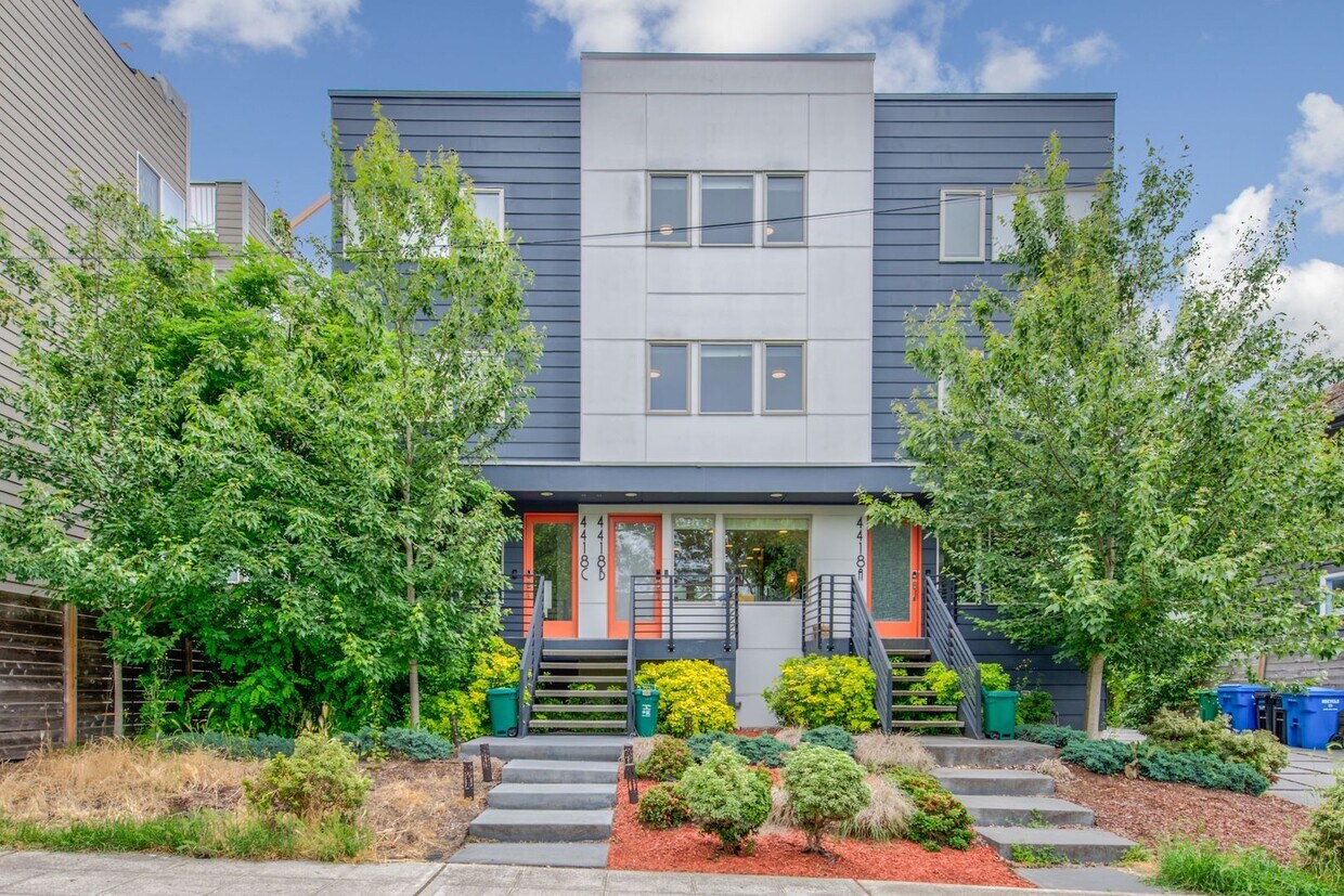 Foto principal - Modern Townhome For Rent In Fremont