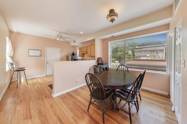 Foto del edificio - 3816 W Ainslie St