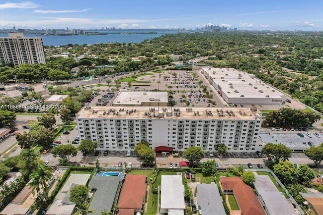 Foto del edificio - 1251 NE 108th St