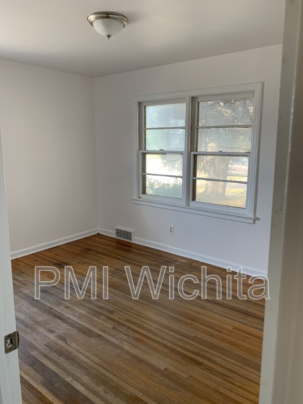 Foto del edificio - 6154 E Harry St