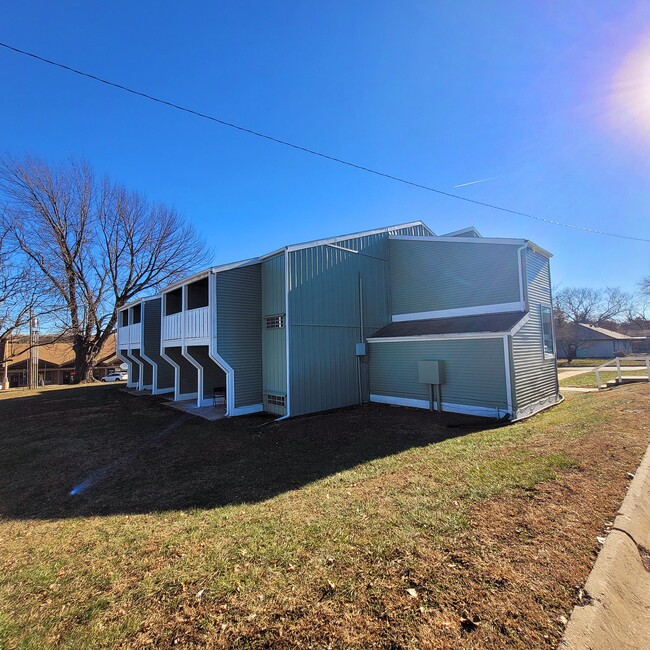Building Photo - Oakwood