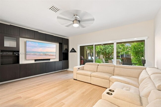 Foto del edificio - 355 SW 121st Ave