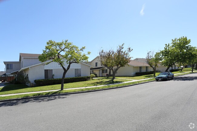 Building Photo - Manzanita Apartments