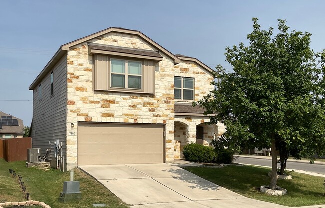 Building Photo - Open design in Northeast Crossing on large...