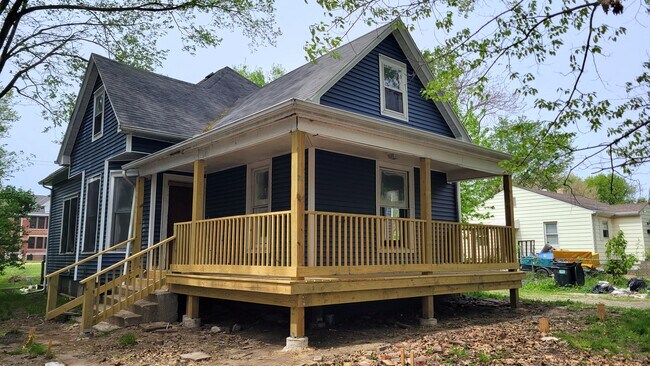 Foto del edificio - 1107 N Hickory St