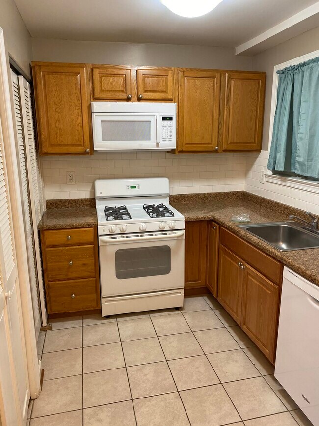 Kitchen - 3804A 26th Ave